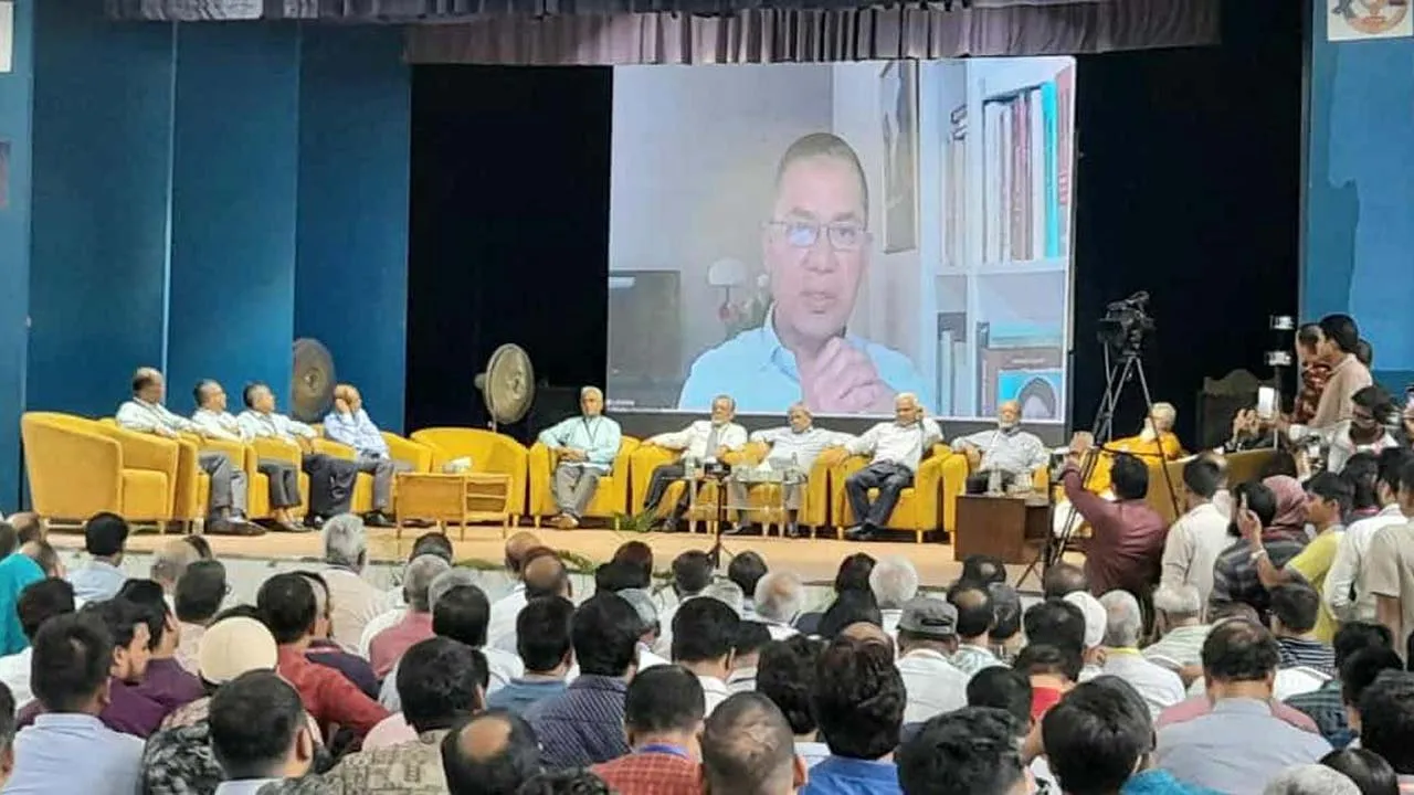 ৫ আগস্ট সমগ্র জাতি হঠাৎ করে দম ফিরে পেয়েছে : তারেক রহমান