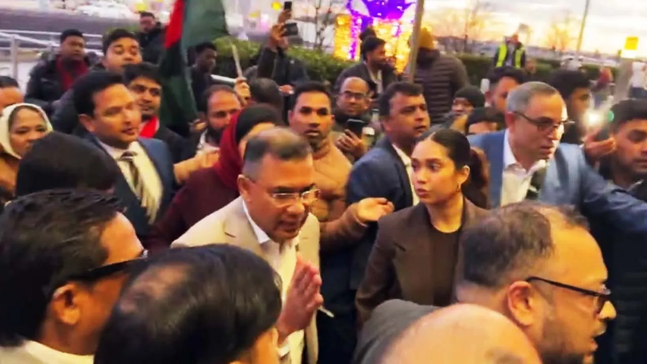 সপরিবারে হিথ্রো বিমানবন্দরে পৌঁছেছেন তারেক রহমান