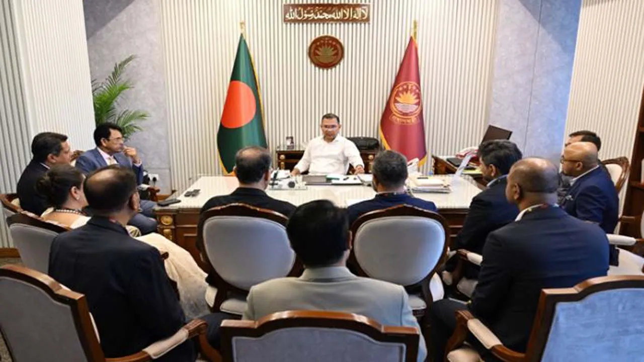 প্রধানমন্ত্রীর সাথে বিজিএমইএ ও বিকেএমইএ নেতৃবৃন্দের সাক্ষাৎ