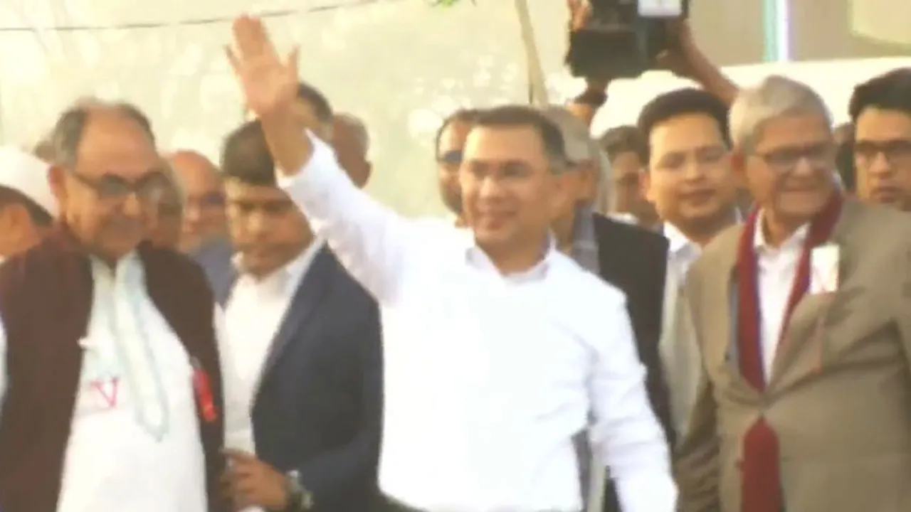 ঢাকা-১৭ আসনে তারেক রহমানের পক্ষে মনোনয়ন সংগ্রহ