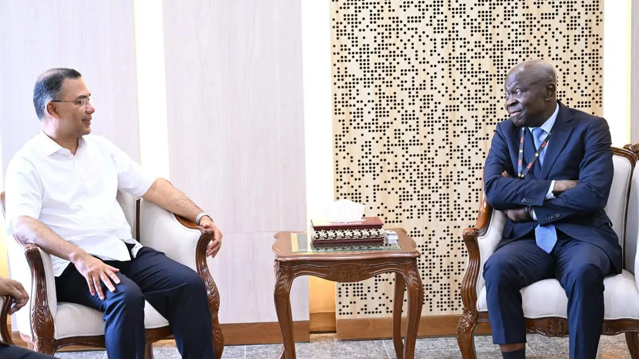 আন্তর্জাতিক শ্রমমান বাস্তবায়নকে সর্বোচ্চ গুরুত্ব দেয়া হচ্ছে : প্রধানমন্ত্রী