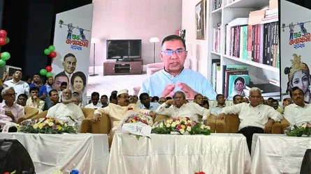 গণতন্ত্রে উত্তরণের যাত্রাপথ ঝুঁকিমুক্ত নয় : তারেক রহমান
