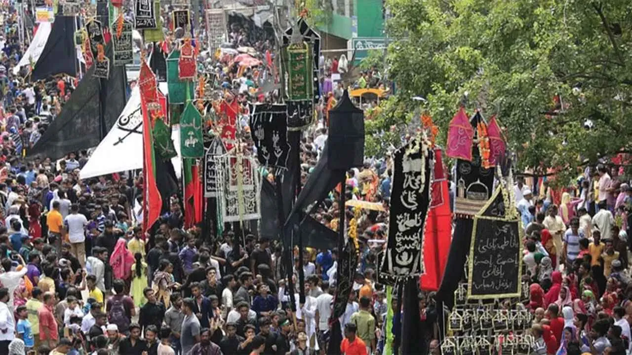 হোসেনি দালান থেকে শুরু  আশুরার তাজিয়া মিছিল