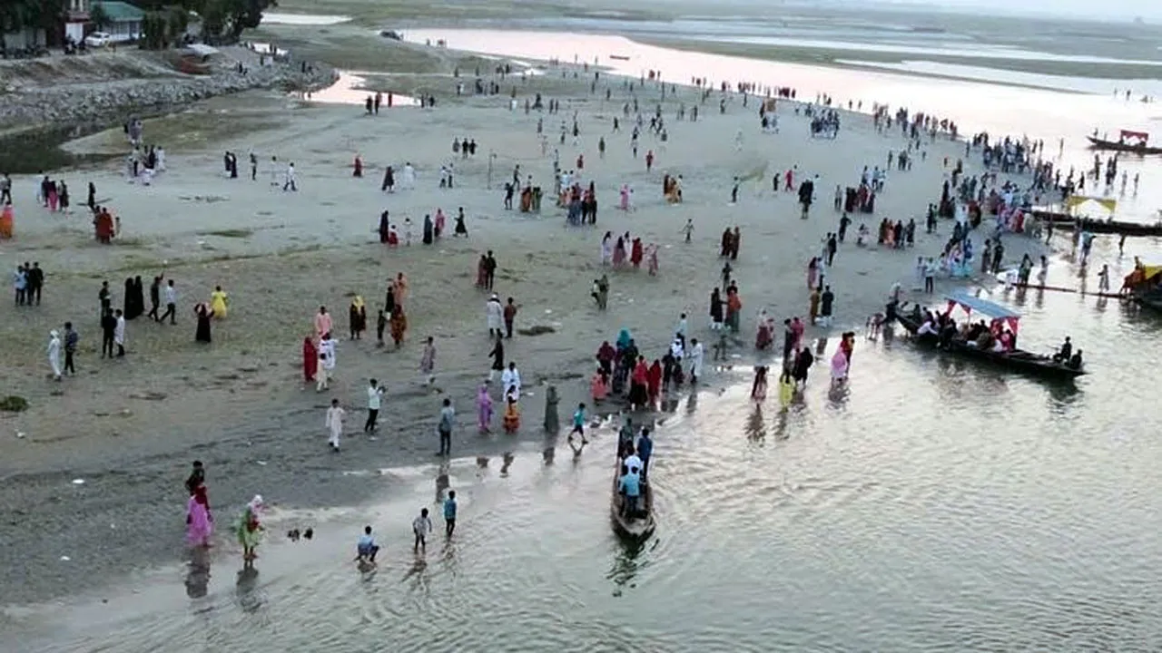 তিস্তার মহিপুর সংযোগ সেতু এলাকা যেন মিনি সমুদ্র সৈকত