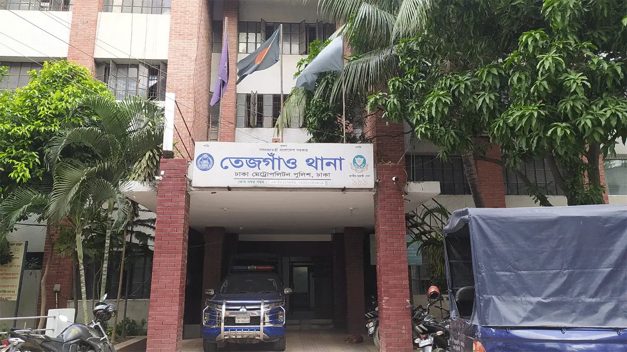 তেজগাঁওয়ে মাইক্রোবাসের ধাক্কায় যুবক নিহত