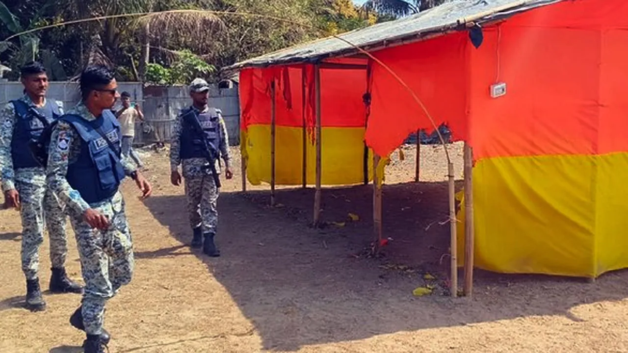 টেকনাফে দাঁড়িপাল্লার অস্থায়ী নির্বাচনী কার্যালয়ে দুর্বৃত্তের আগুন