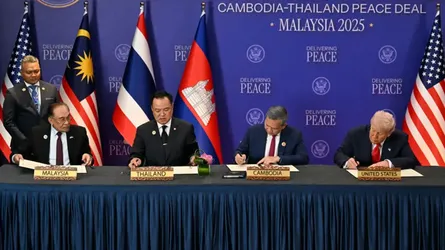 ট্রাম্পের উপস্থিতিতে থাইল্যান্ড ও কম্বোডিয়ার যুদ্ধবিরতি স্বাক্ষর