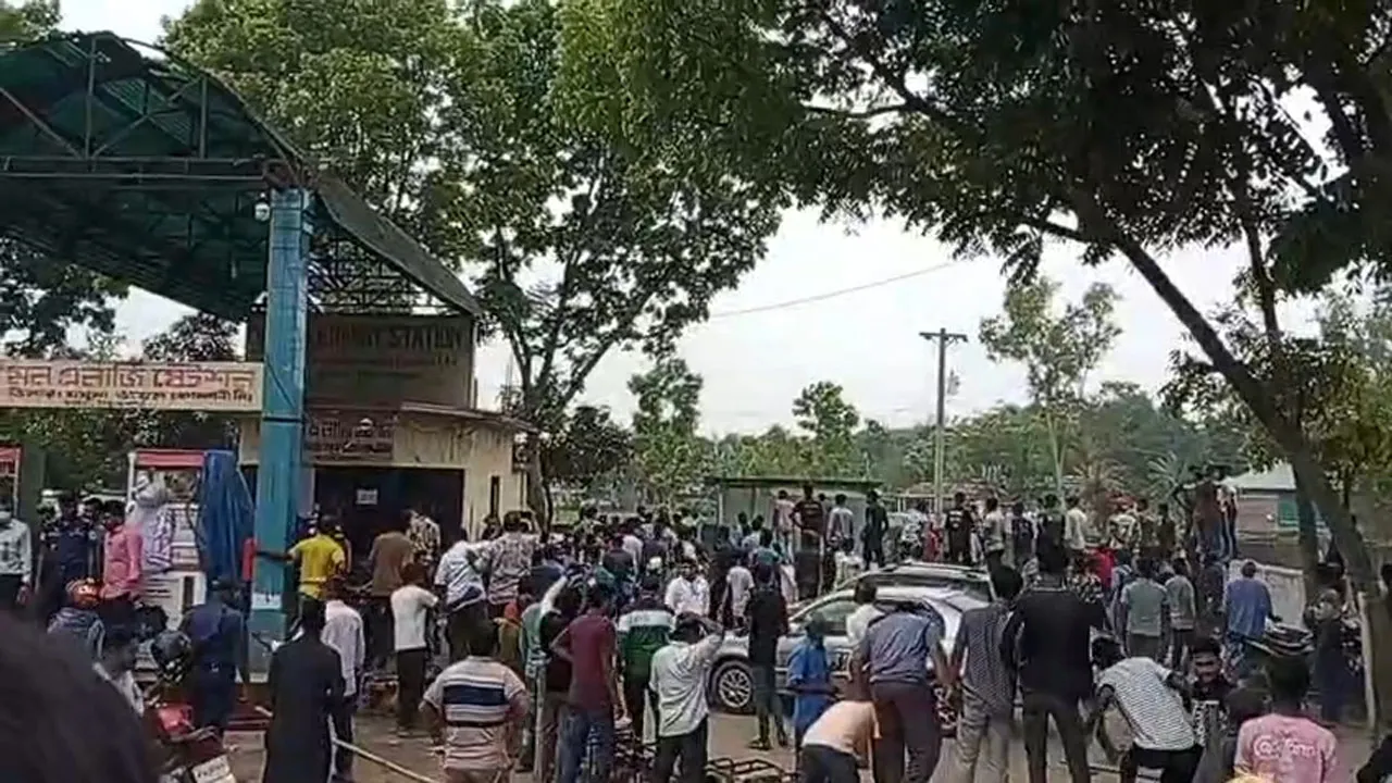 ঠাকুরগাঁওয়ে ফিলিং স্টেশনে তেল নিয়ে সংঘর্ষ, ম্যাজিস্ট্রেট অবরুদ্ধ