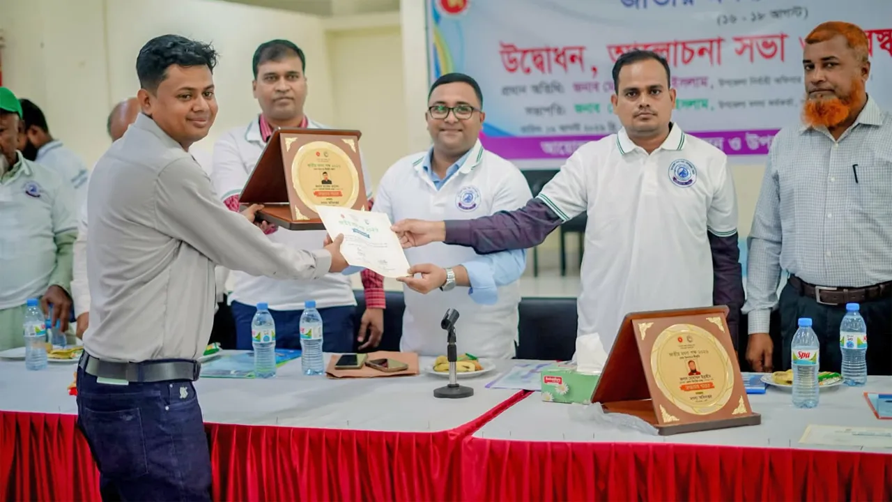 ইউরোপে না গিয়ে মৎস্য চাষে সেরা উদ্যোক্তা দাগনভূঞার শাকের হোসেন পাটোয়ারী