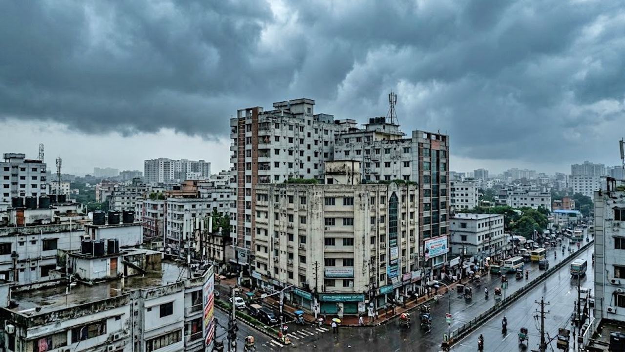 The-sky-in-Dhaka-is-cloudy.