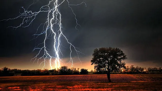 বজ্রপাতে গাইবান্ধায় ৫ জনসহ পাঁচ জেলায় ১১ জনের মৃত্যু