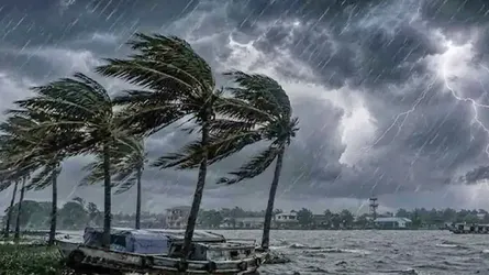 রাতে ৮ অঞ্চলে বজ্রসহ ঝড়, নদীবন্দরে সতর্কতা জারি