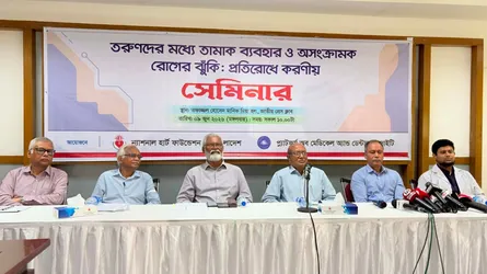 তরুণদের ধূমপানে নিরুৎসাহিত করতে বাজেটে তামাকের দাম বৃদ্ধির দাবি চিকিৎসকদের
