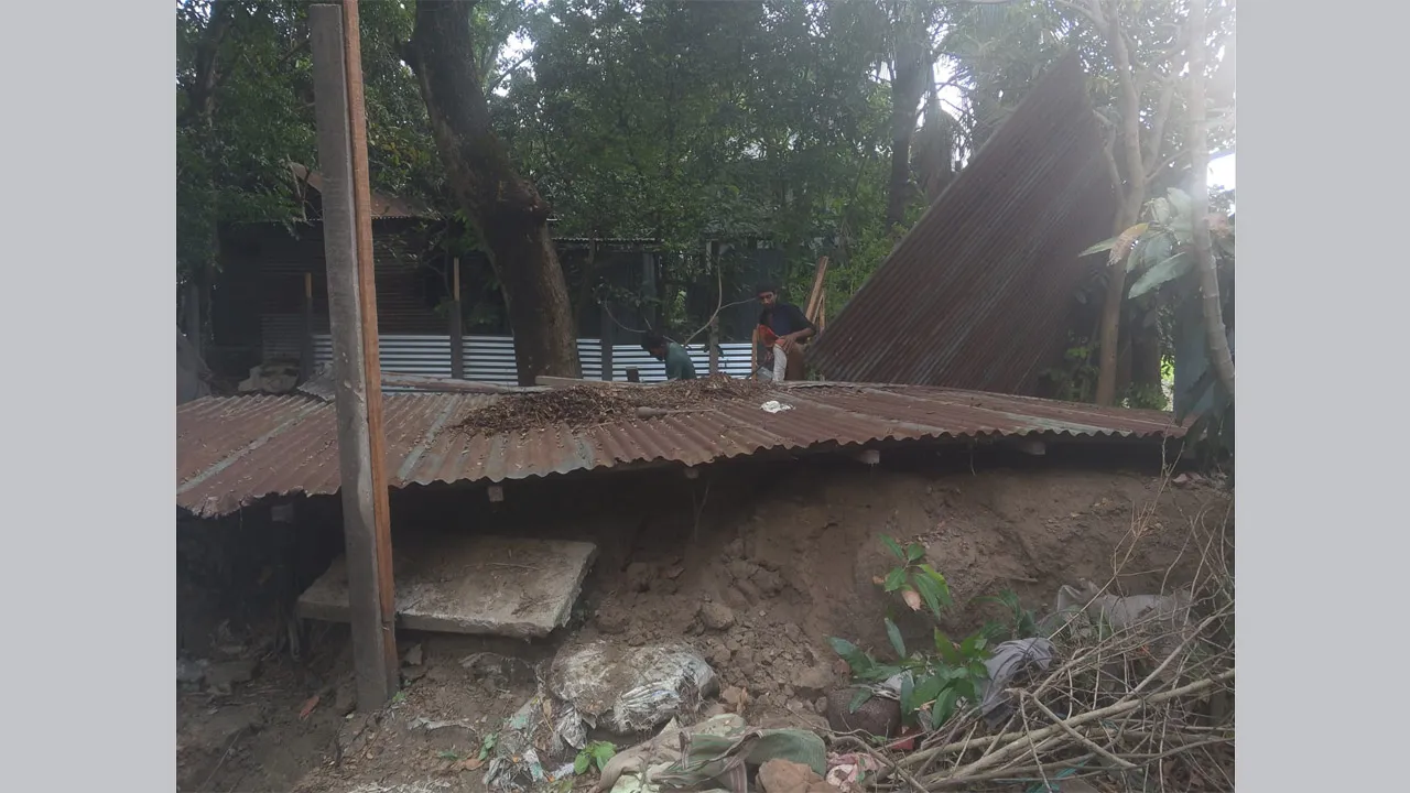 টঙ্গীবাড়ীতে জমি নিয়ে বিরোধে হিন্দু পরিবারের ওপর হামলার অভিযোগ