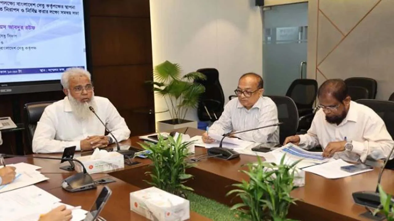 ঈদে ঘরমুখো মানুষের সুবিধার্থে সেতুর উভয় প্রান্তে ইটিসি টোল বুথ থাকবে