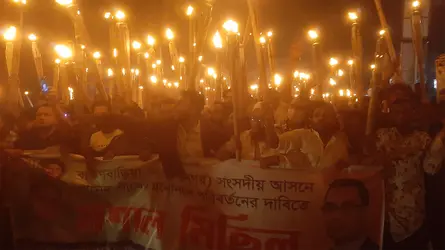 নবীনগরে বিএনপি প্রার্থীর মনোনয়ন পরিবর্তনের দাবিতে মশাল মিছিল