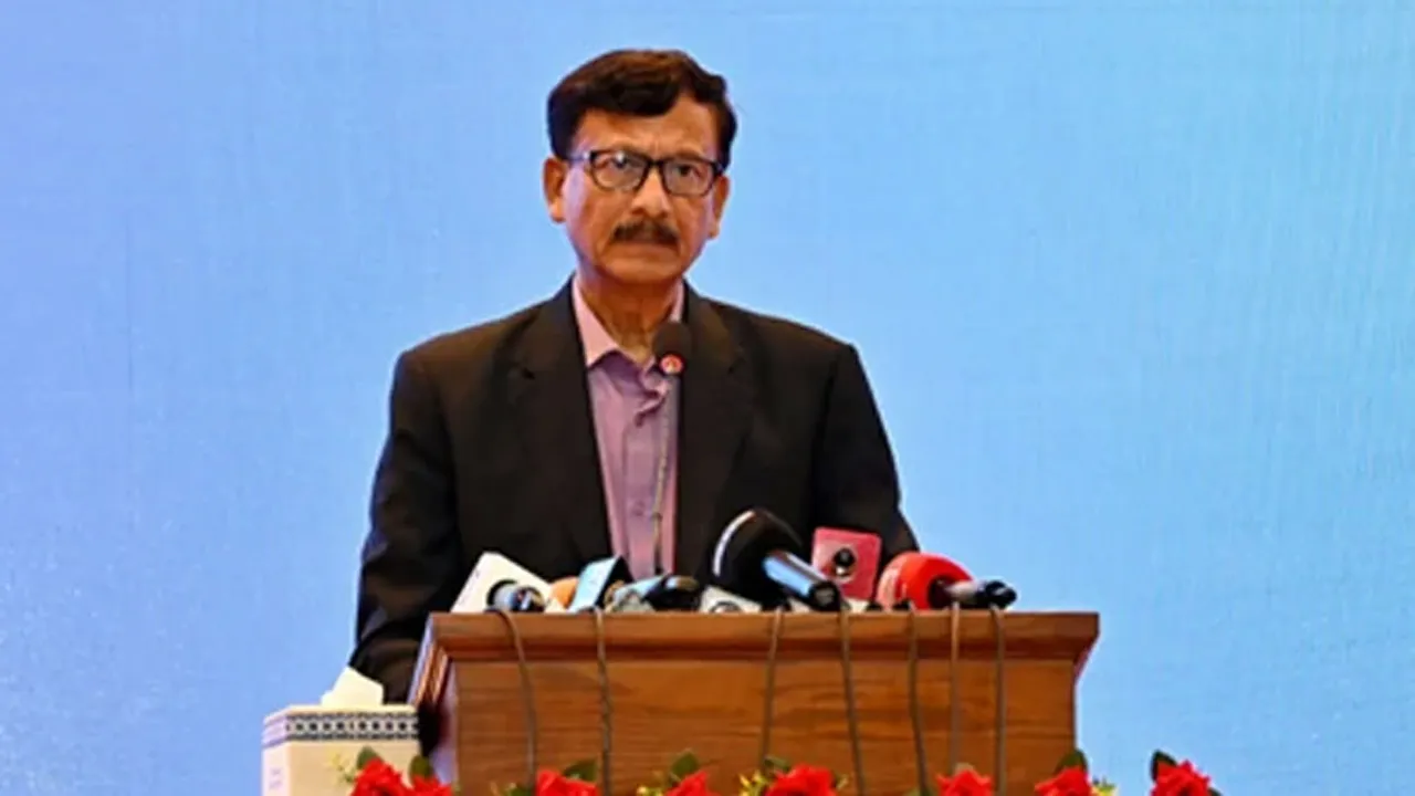 প্রবাসীদের সেবা নিশ্চিতে মিশনগুলোতে জনবল বাড়াবে সরকার : উপদেষ্টা