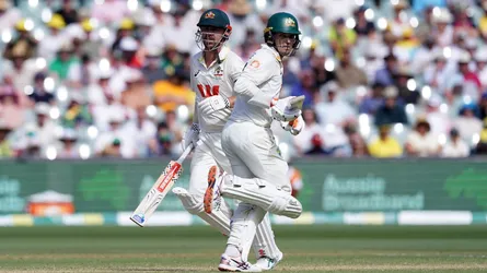 হেডের সেঞ্চুরিতে এগিয়ে অস্ট্রেলিয়া