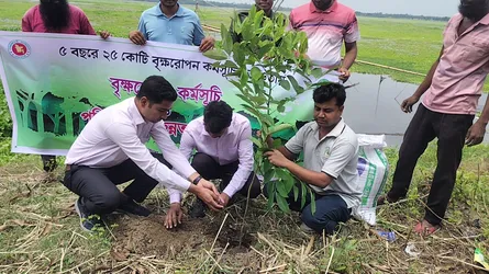 নলডাঙ্গায় উপজেলা প্রশাসনের উদ্যেগে বৃক্ষরোপন কর্মসূচি