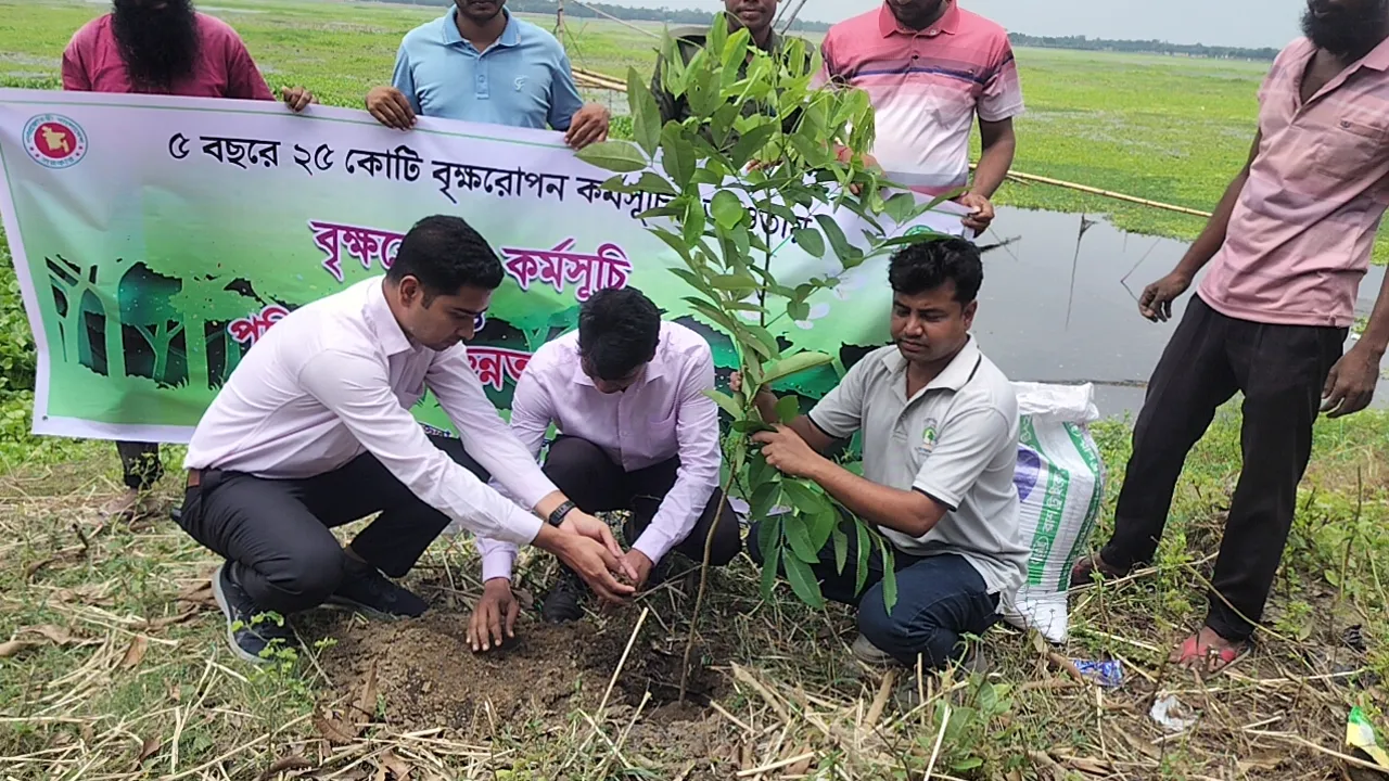 নলডাঙ্গায় উপজেলা প্রশাসনের উদ্যেগে বৃক্ষরোপন কর্মসূচি