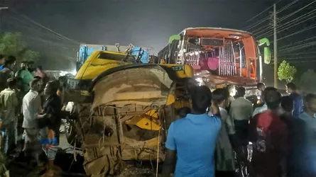 ত্রিশালে বাস-ট্রাকের সংঘর্ষে হতাহত ১২