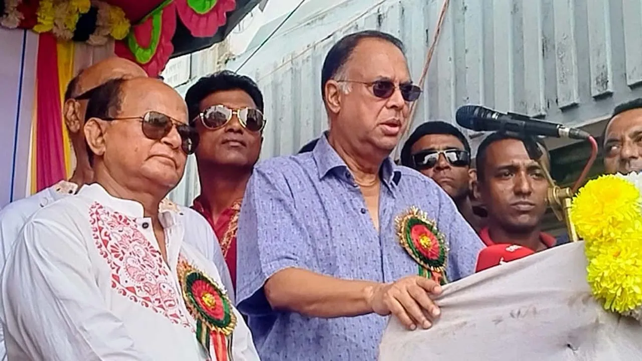 সমাজকে রাজনীতির ঊর্ধ্বে রাখলে ধর্মীয় বিভাজন হবে না : টুকু