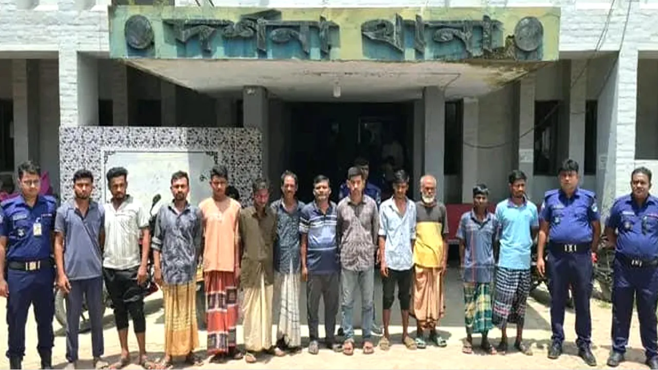 দর্শনায় নারী ও শিশু নির্যাতন মামলার আসামিসহ গ্রেফতার ১২