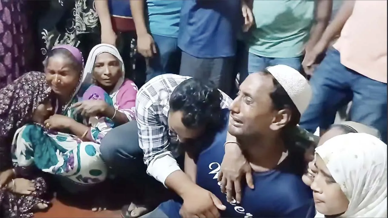 আম কুড়াতে গিয়ে পুকুরের পানিতে ডুবে জমজ দুই শিশুর মৃত্যু