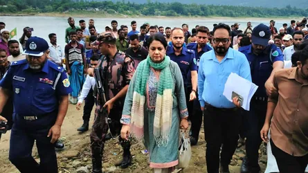 ২ উপদেষ্টার গাড়ি আটকে রেখে বিক্ষোভের ঘটনায় গ্রেফতার ৩