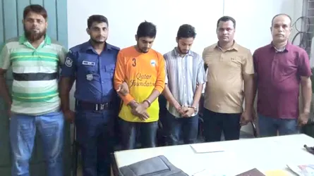 কাঁঠালিয়ায় ইয়াবাসহ ২ যুবক আটক