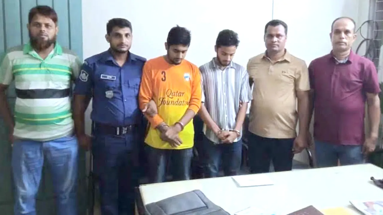কাঁঠালিয়ায় ইয়াবাসহ ২ যুবক গ্রেফতার