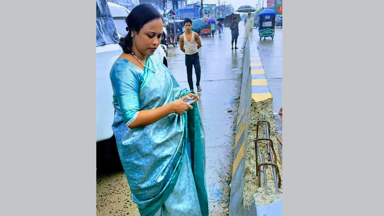 কোর্টবাজারে ডিভাইডার কাটার চেষ্টা, ঘটনাস্থলে ইউএনও