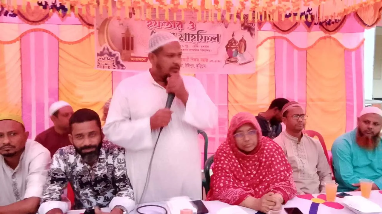 উলিপুরে প্রাথমিক সহকারী শিক্ষক সমাজের ইফতার মাহফিল