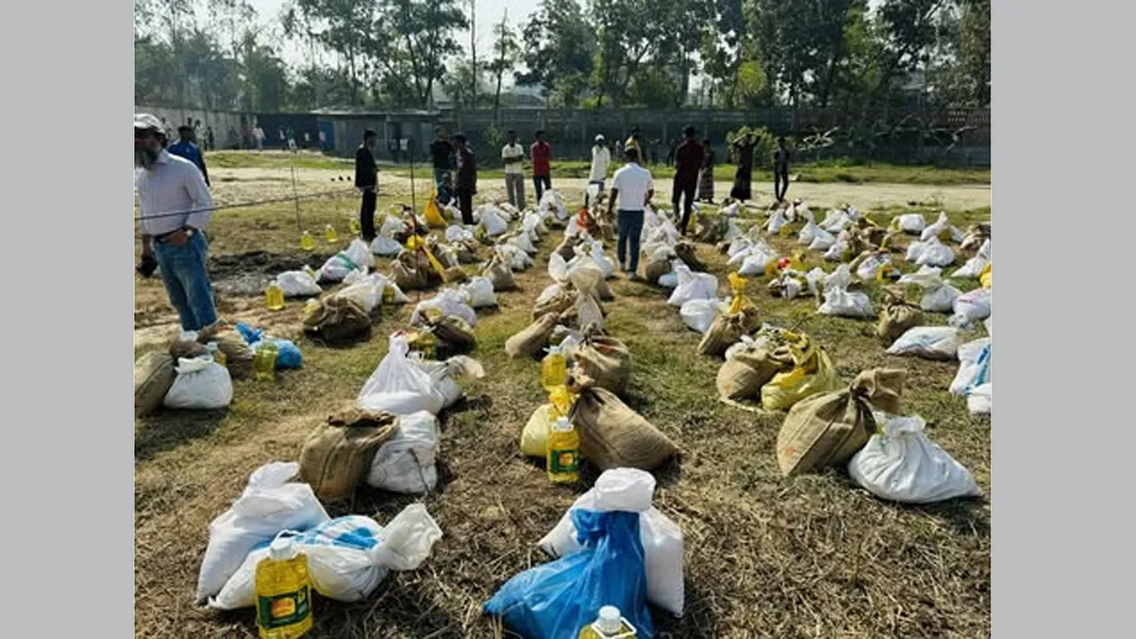 মিরসরাইয়ে ৫০০ পরিবারকে পুরো রমজানের খাদ্যসামগ্রী বিতরণ