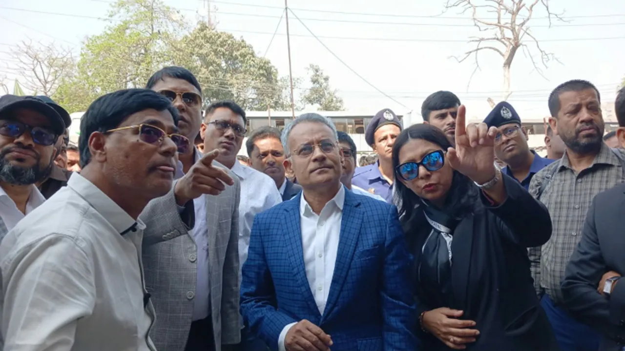 ঈদে ভাড়া বাড়ালে কঠোর ব্যবস্থা : সেতুমন্ত্রী