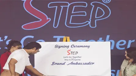 স্টেপ ফুটওয়্যারের ব্র্যান্ড অ্যাম্বাসেডর হলেন তৌসিফ ও তিশা