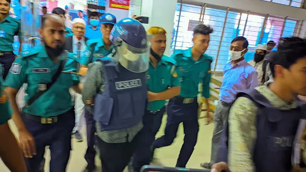 পুলিশের নামে চাঁদা দাবির মামলায় ছাত্রলীগের কেন্দ্রীয় সহ-সম্পাদক রিমান্ড শেষে কারাগারে