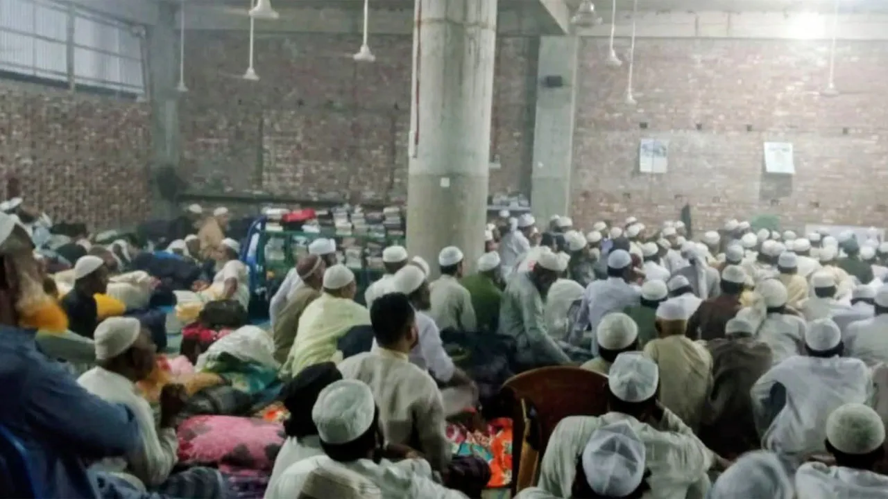 ময়মনসিংহে ১ মসজিদে ইতিকাফে বসেছেন ৯০০ মুসল্লি