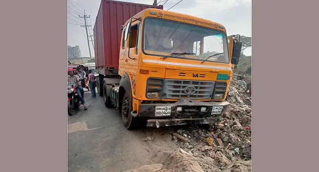 গাজীপুরে লরি-অটোরিকশা সংঘর্ষে অটোচালকসহ নিহত ২