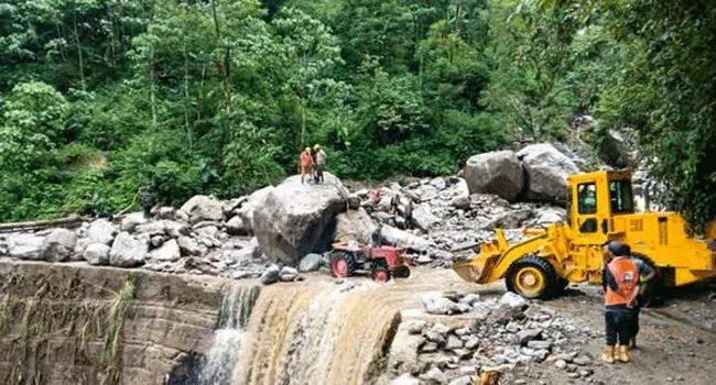 ভারতে ভূমিধসে ৩ সৈন্য নিহত, নিখোঁজ আরো ৬
