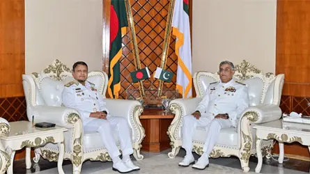 বাংলাদেশ সফরে পাকিস্তান নৌবাহিনী প্রধান