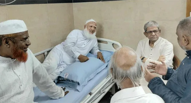 জামায়াতের আমিরকে দেখতে হাসপাতালে গেলেন মির্জা ফখরুল