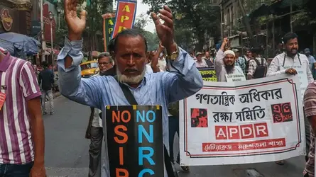 ভারতের ভোটার তালিকায় ‘সংশোধন‘, কয়েক লাখ নাম বাদ যাওয়ার আশঙ্কা