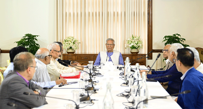 রাজনৈতিক দলগুলোর সাথে কর্মপরিকল্পনা চূড়ান্ত করার তাগিদ প্রধান উপদেষ্টার