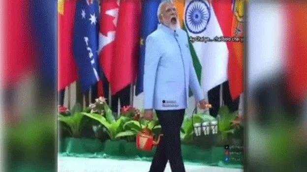 আন্তর্জাতিক সম্মেলনে ‘চা বিক্রি’ করছেন মোদি!