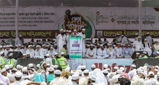 আ’লীগ নিষিদ্ধের দাবিসহ হেফাজতের ১২ দফা