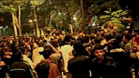 ওসমান হাদির মৃত্যুতে মধ্যরাতে উত্তাল খুবি ক্যাম্পাস