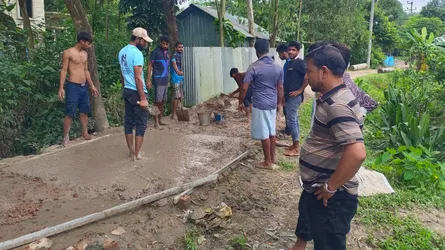মিরসরাইয়ে নিজ অর্থে রাস্তা সংস্কার করলেন যুবদল নেতা