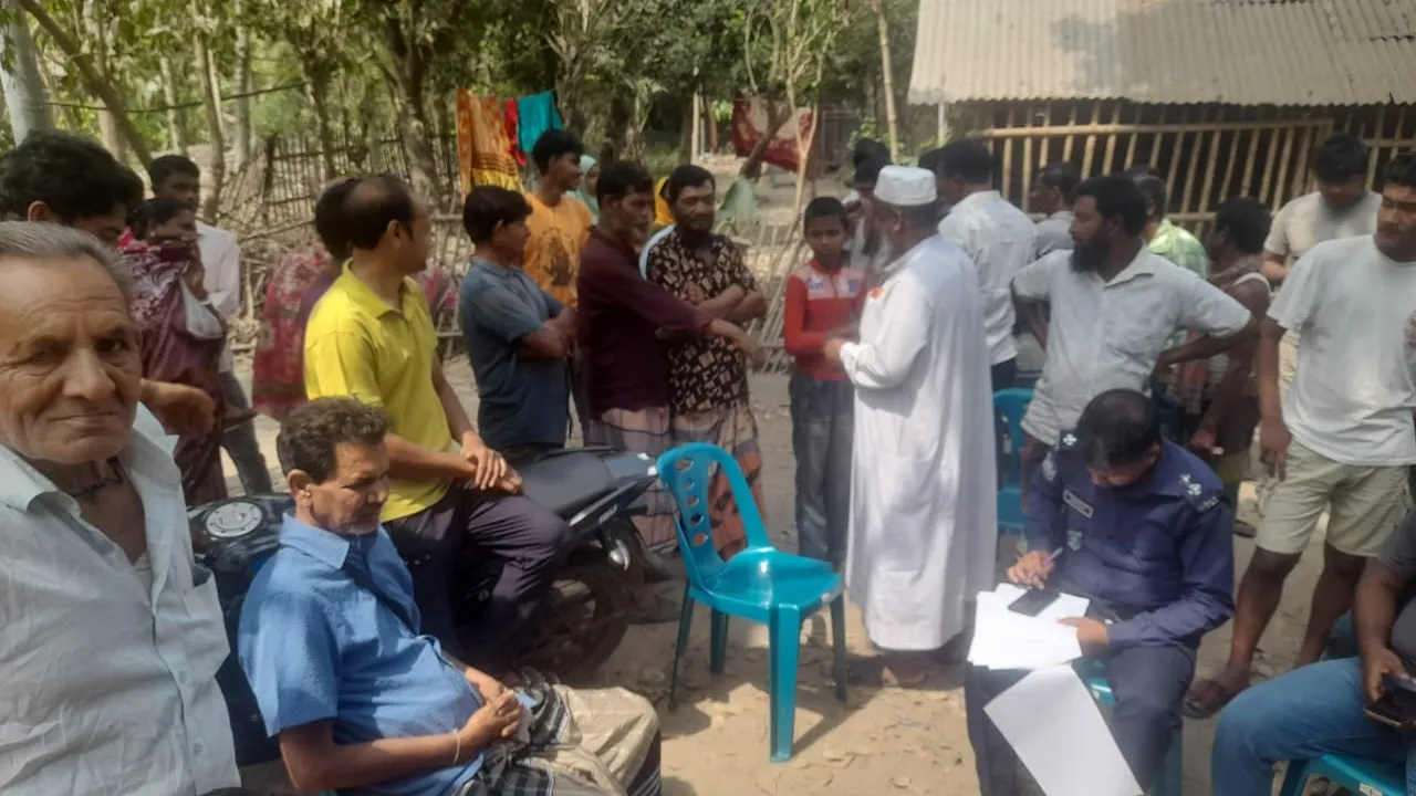 মহাদেবপুরে নিজ ঘর থেকে ১ ব্যক্তির অর্ধগলিত লাশ উদ্ধার