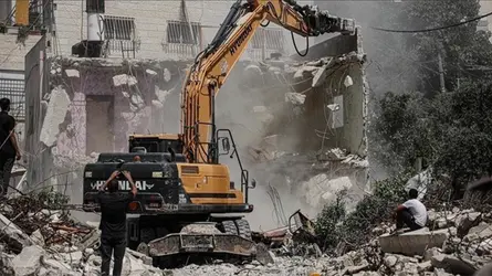 পশ্চিমতীরে শতাধিক ফিলিস্তিনি স্থাপনা গুঁড়িয়ে দিলো ইসরাইল